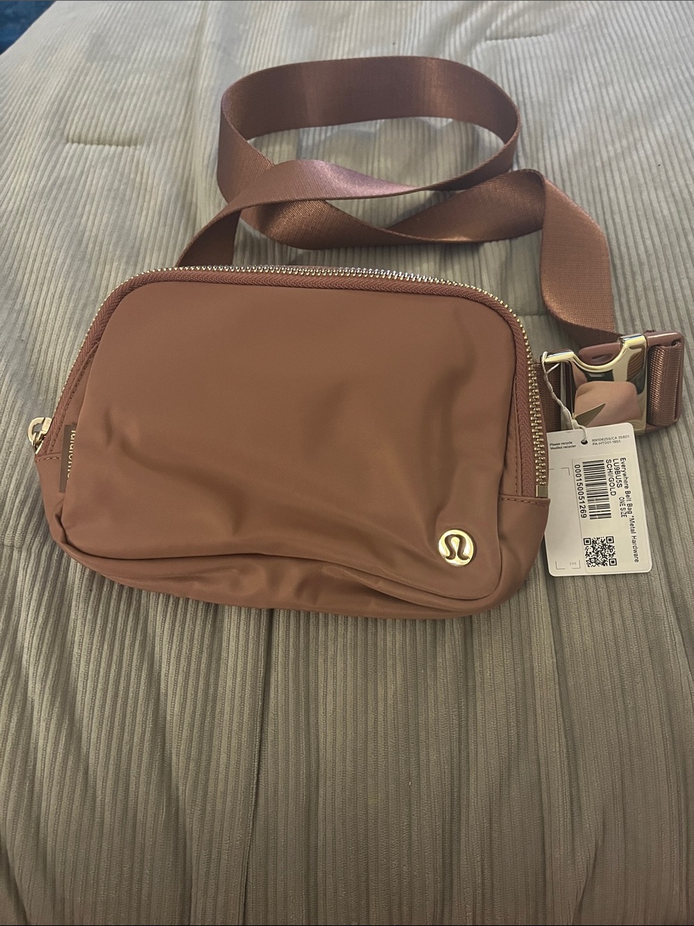 lululemon athletica Crossbody Belt Bag in Dusky Rose